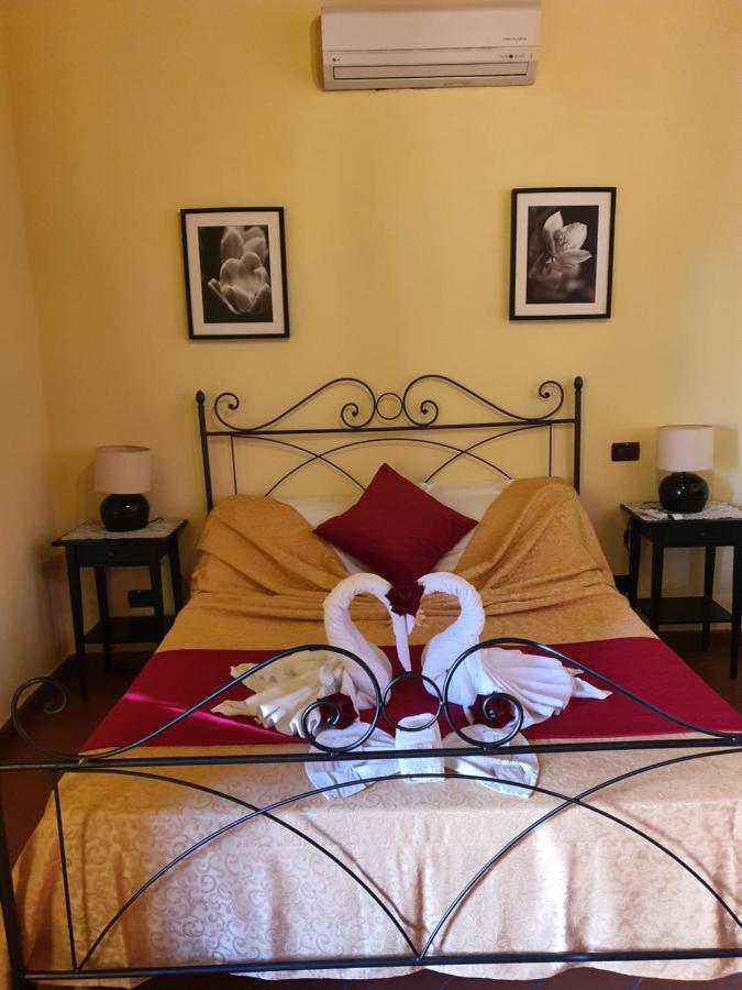 Bed and Breakfast Window To The Tower Піза Номер фото